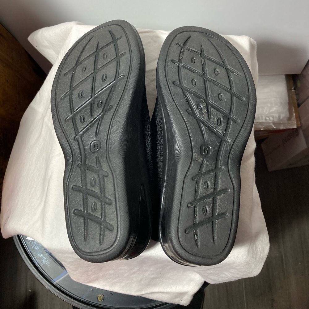 Bzees Cloud Technology Light Feels Right Slingbac… - image 3